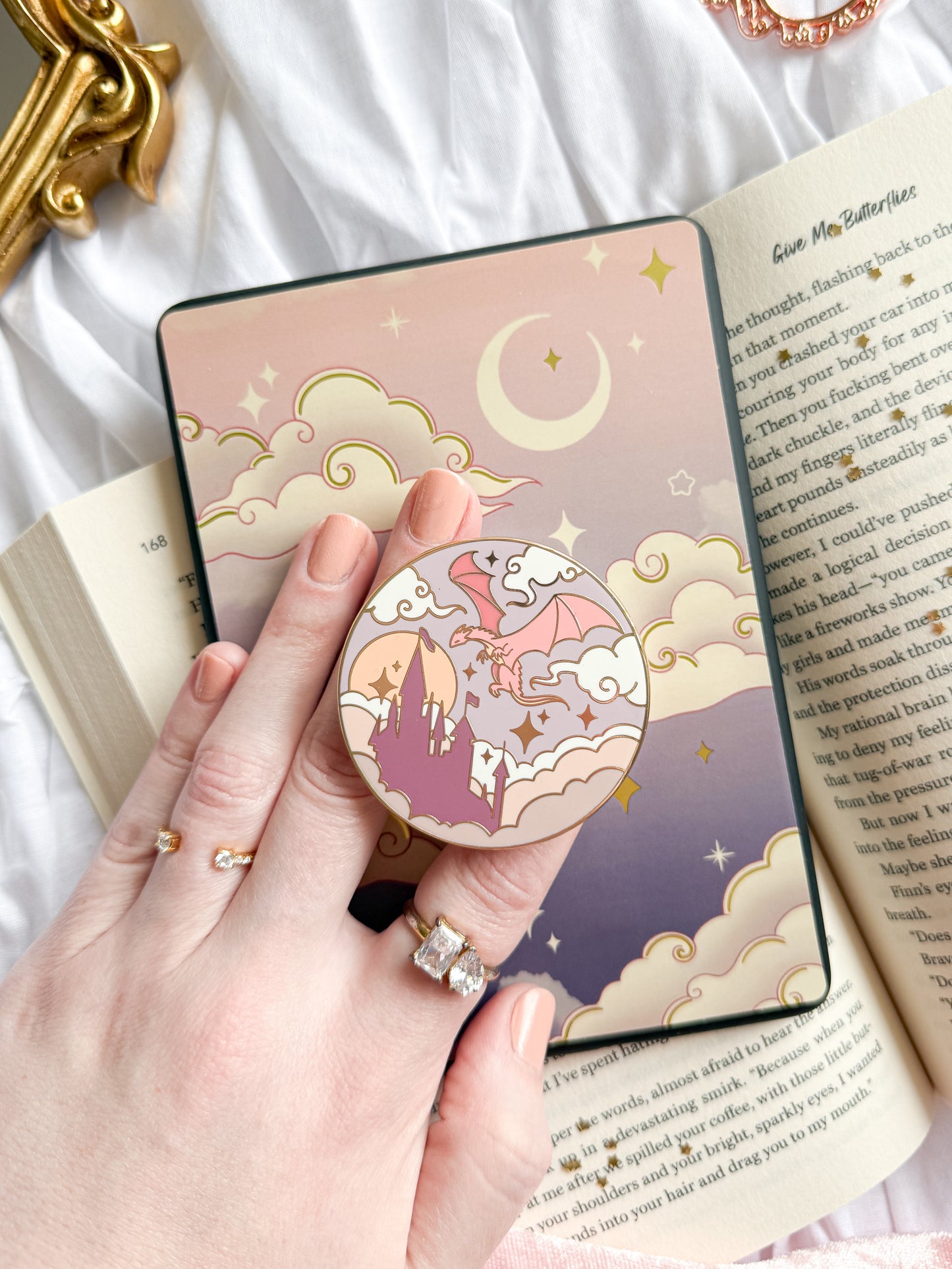 Fantasy Sky E-Reader Grip