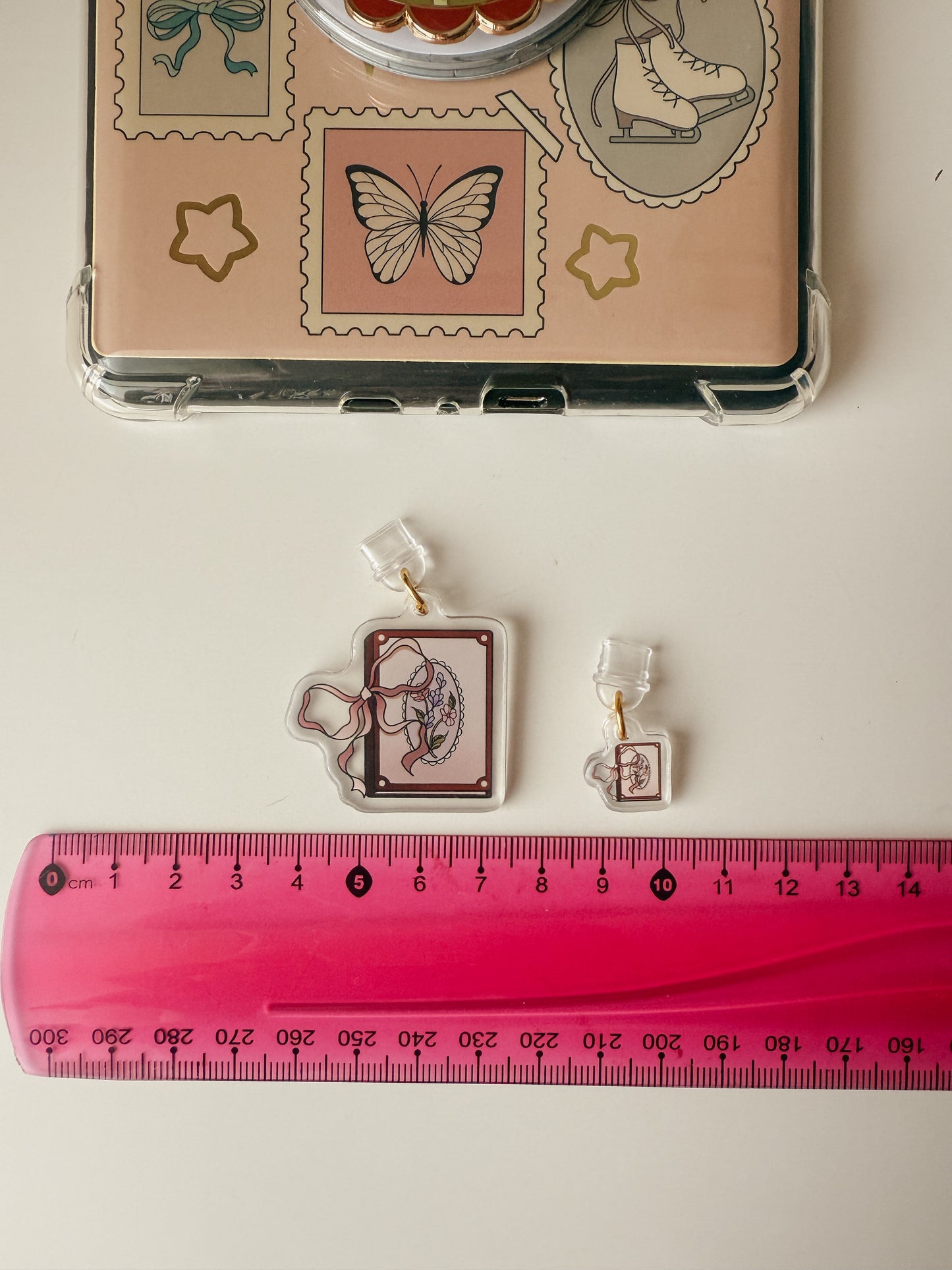 Pretty Book Lover E-Reader Kindle Phone Charm